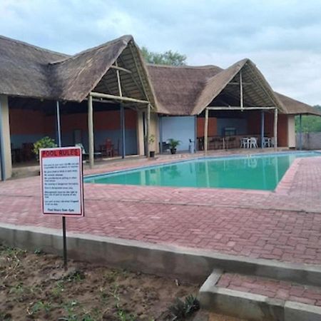 Nkanga Hotel Касане Екстер'єр фото