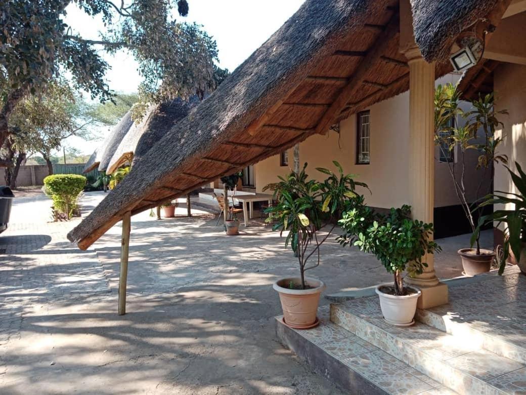 Nkanga Hotel Касане Екстер'єр фото