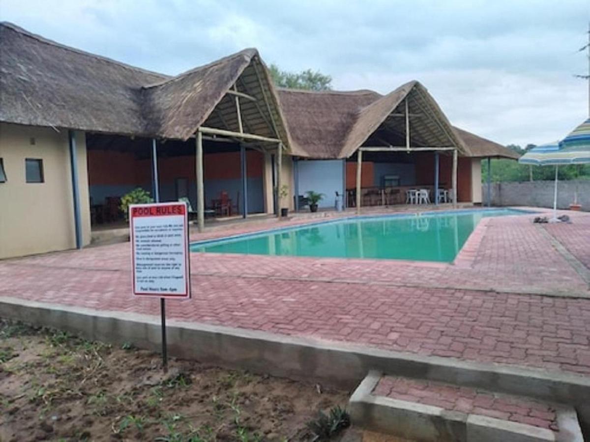 Nkanga Hotel Касане Екстер'єр фото