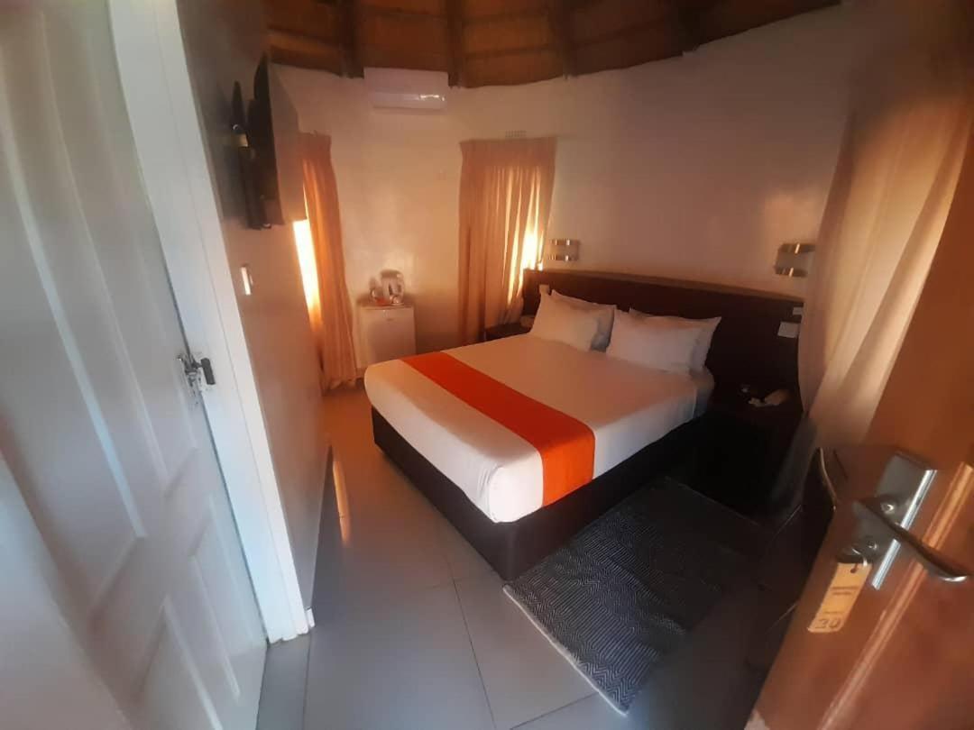 Nkanga Hotel Касане Екстер'єр фото