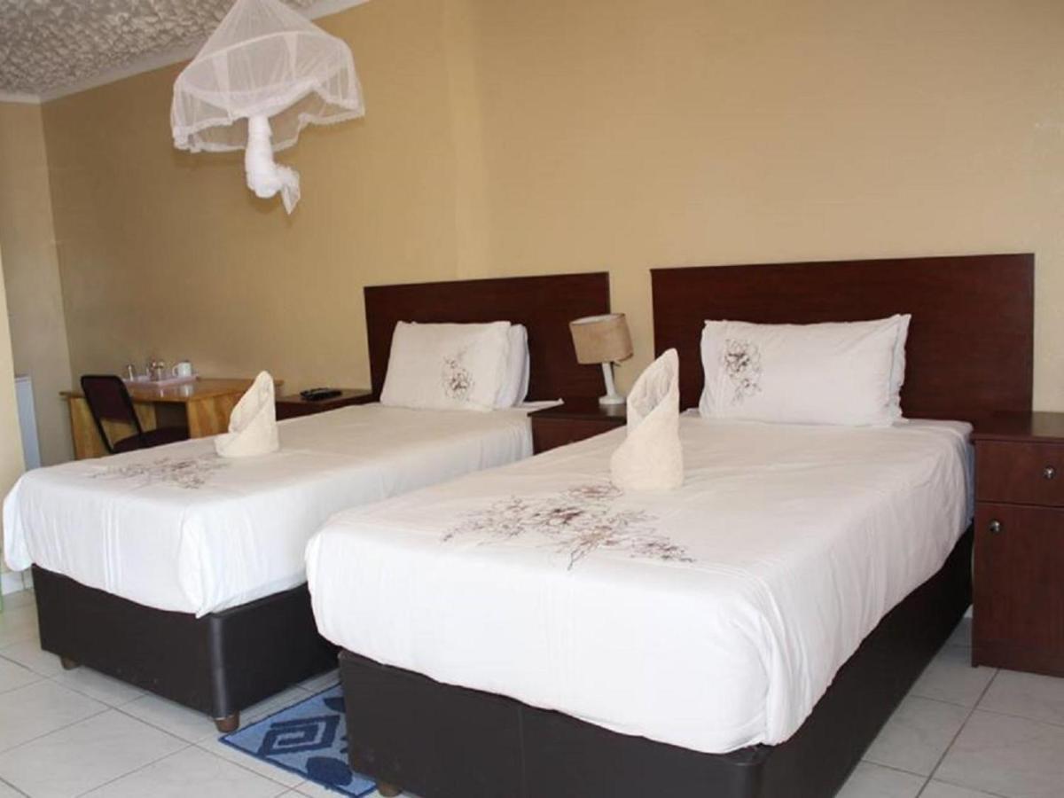 Nkanga Hotel Касане Екстер'єр фото