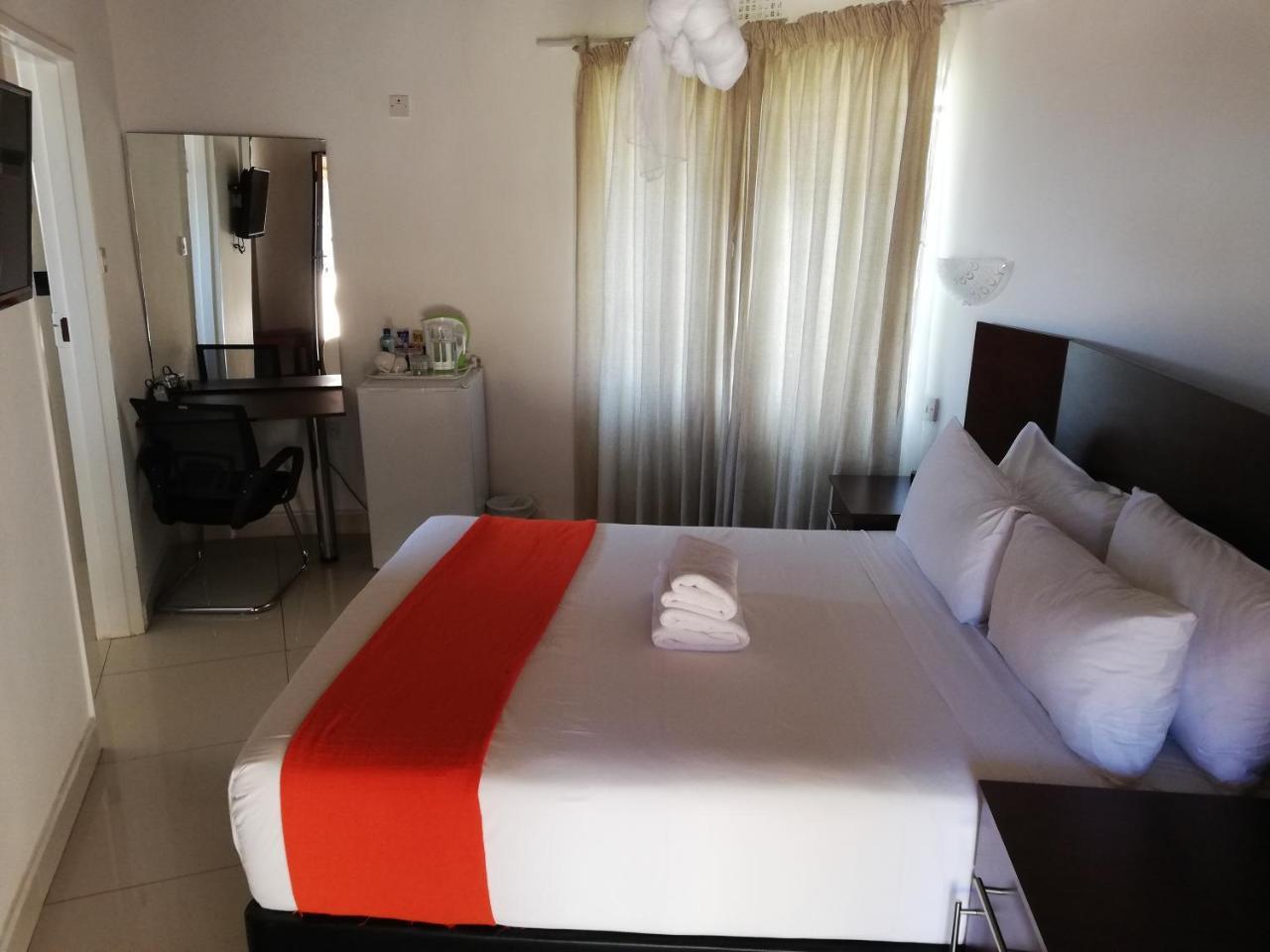 Nkanga Hotel Касане Екстер'єр фото
