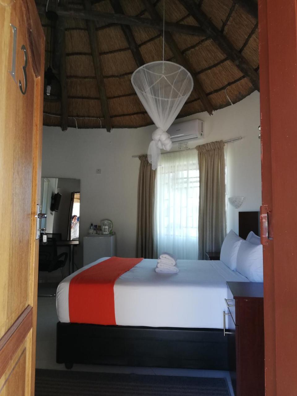 Nkanga Hotel Касане Екстер'єр фото